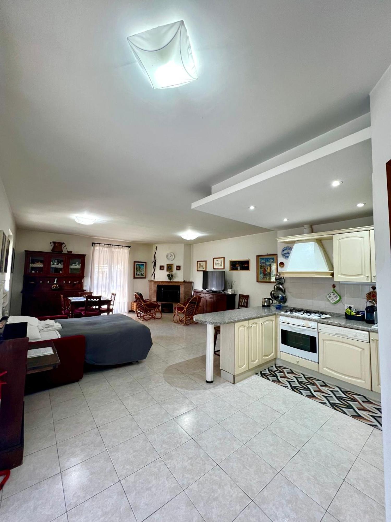 אנגוילרה סבציה Appartamento Tra Il Borgo E Il Lago מראה חיצוני תמונה